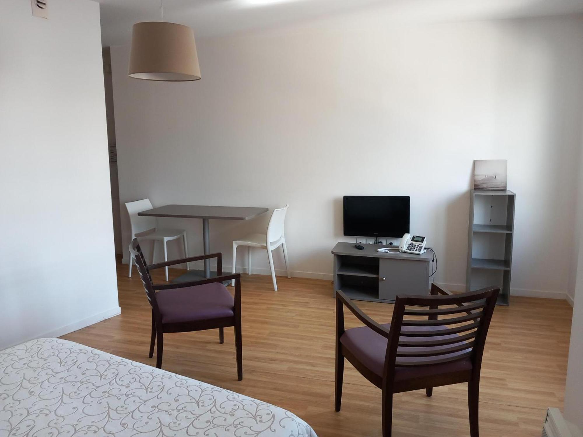 Residence Services Seniors Espace Et Vie ルマン エクステリア 写真
